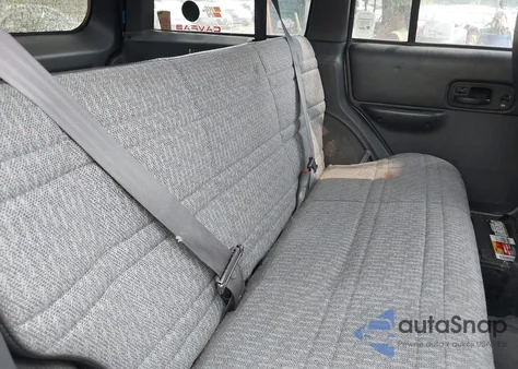 2001 Jeep Cherokee Sport z USA, uszkodzony, nr VIN 1J4FF48SX1L538429